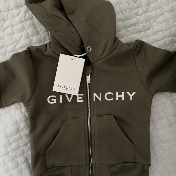 NWT Givenchy Kids army green logo print zip-up hoodie. Size 6 months! - Picture 2 of 6